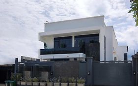 One90 Apartment